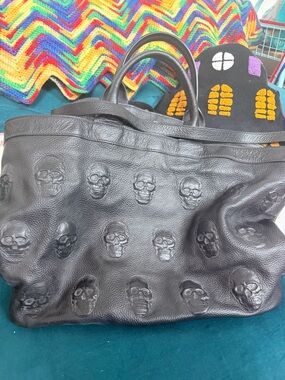 Black Leather Skull-Embossed Satchel - Fashion Tote